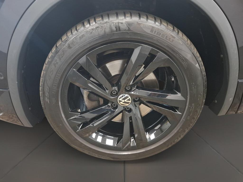 Volkswagen TIGUAN ALLSPACE 2022 г. Чёрный, пробег 38252 км
