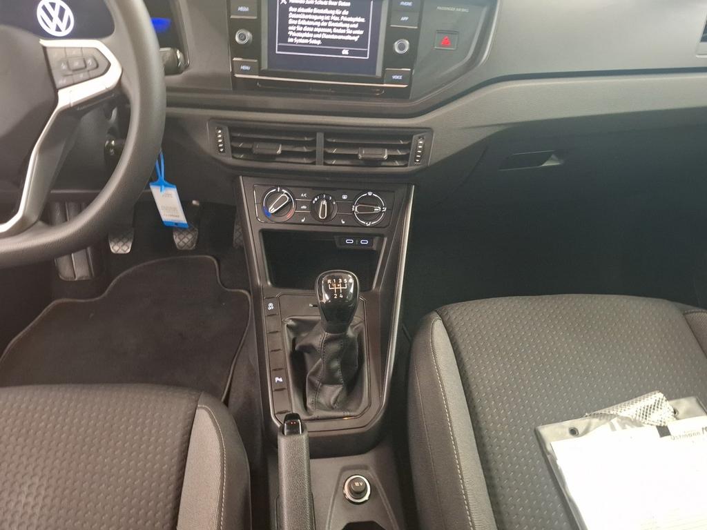 Volkswagen Polo 2022 г. Красный, пробег 25543 км
