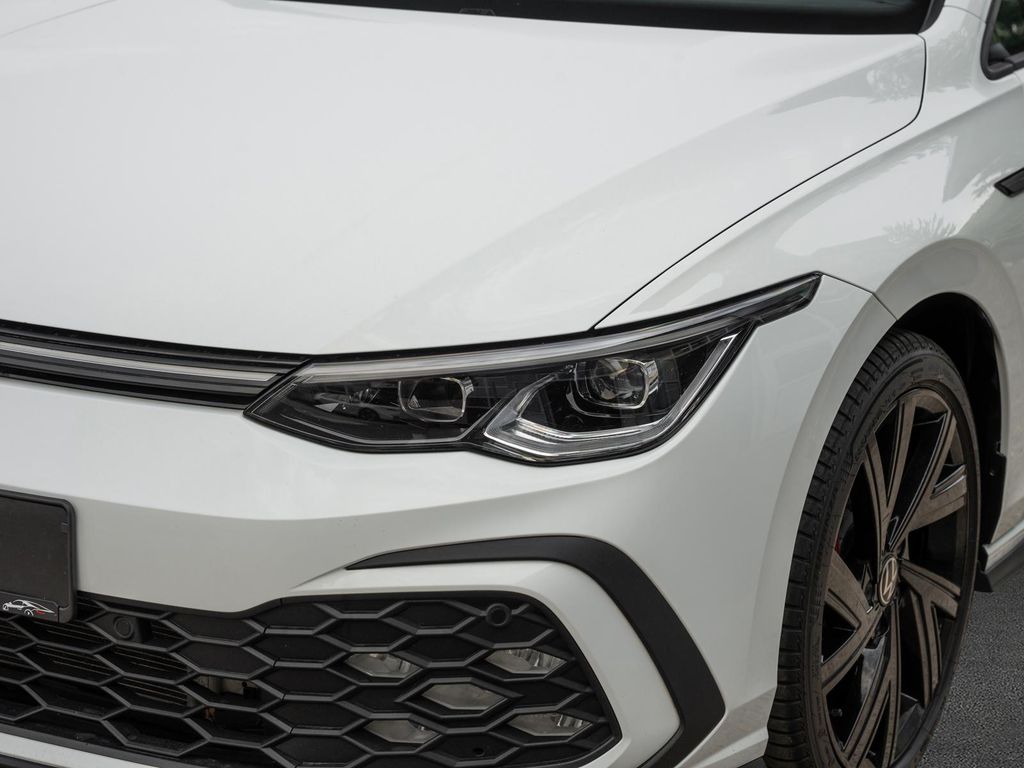 Volkswagen Golf 2024 г. Белый, пробег 50000 км