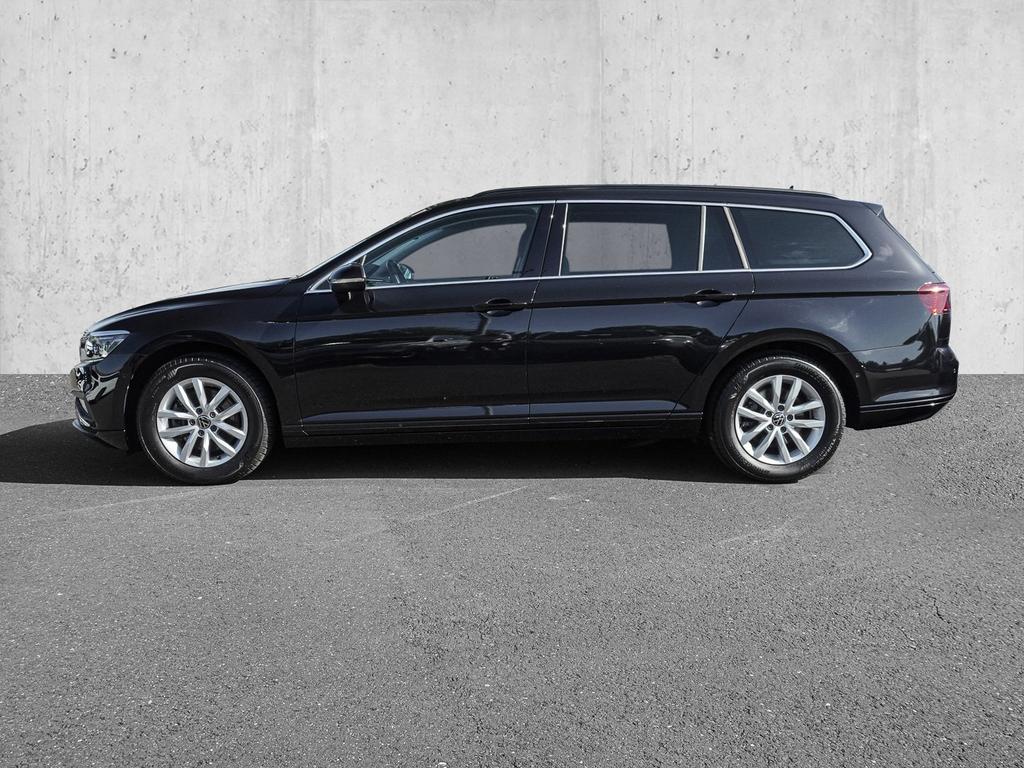 Volkswagen PASSAT VARIANT 2023 г. Чёрный, пробег 19432 км
