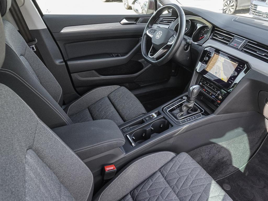 Volkswagen PASSAT VARIANT 2023 г. Чёрный, пробег 19432 км