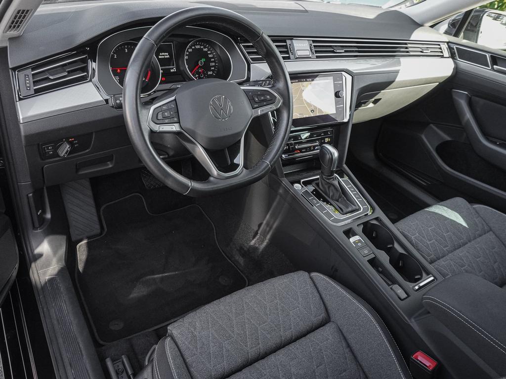 Volkswagen PASSAT VARIANT 2023 г. Чёрный, пробег 19432 км