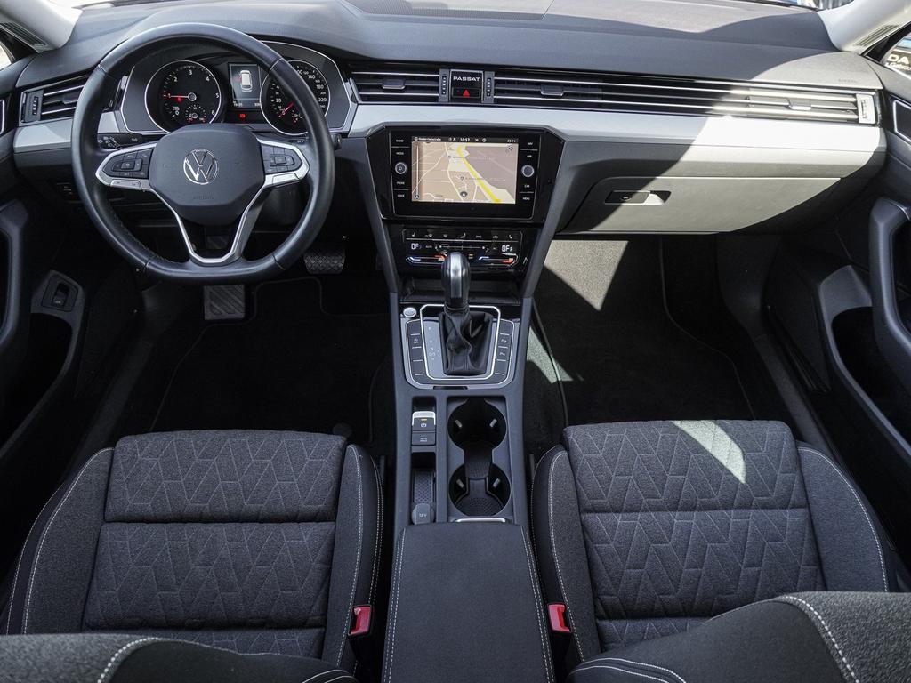 Volkswagen PASSAT VARIANT 2023 г. Чёрный, пробег 19432 км