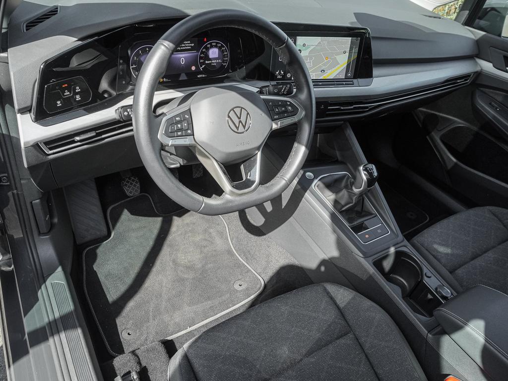 Volkswagen Golf 2024 г. Серый, пробег 45906 км