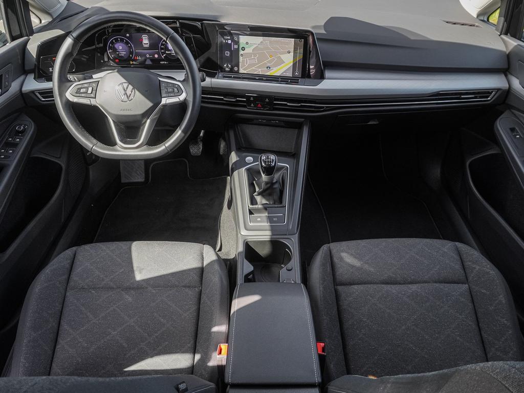 Volkswagen Golf 2024 г. Серый, пробег 45906 км