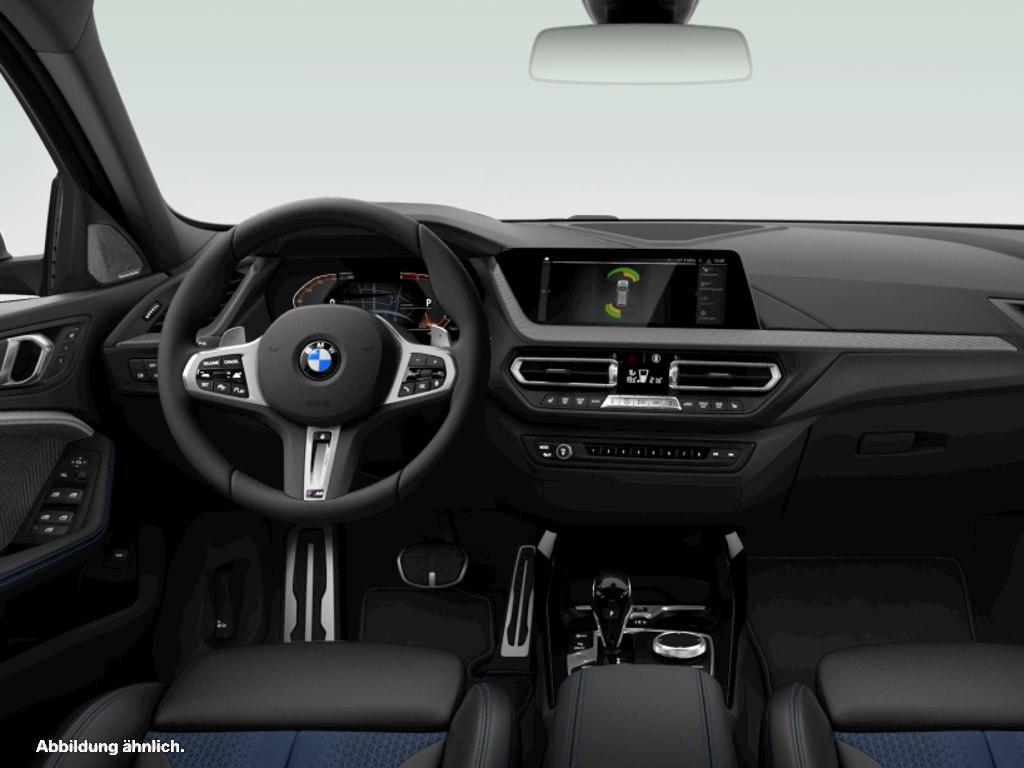 BMW 120 2023 г. Белый, пробег 42553 км