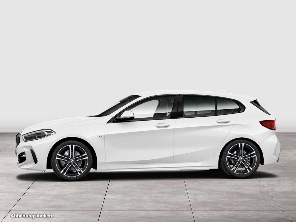 BMW 120 2023 г. Белый, пробег 42553 км