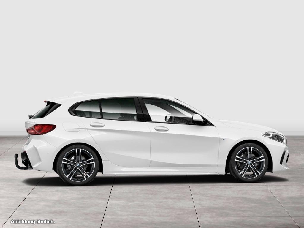 BMW 120 2023 г. Белый, пробег 42553 км