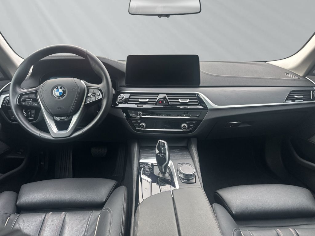 BMW 540 2022 г. Серый, пробег 50347 км