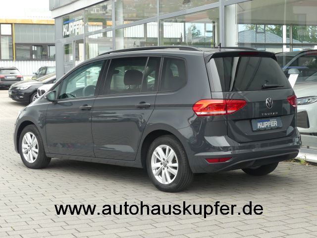 Volkswagen Touran 2024 г. Серый, пробег 28580 км