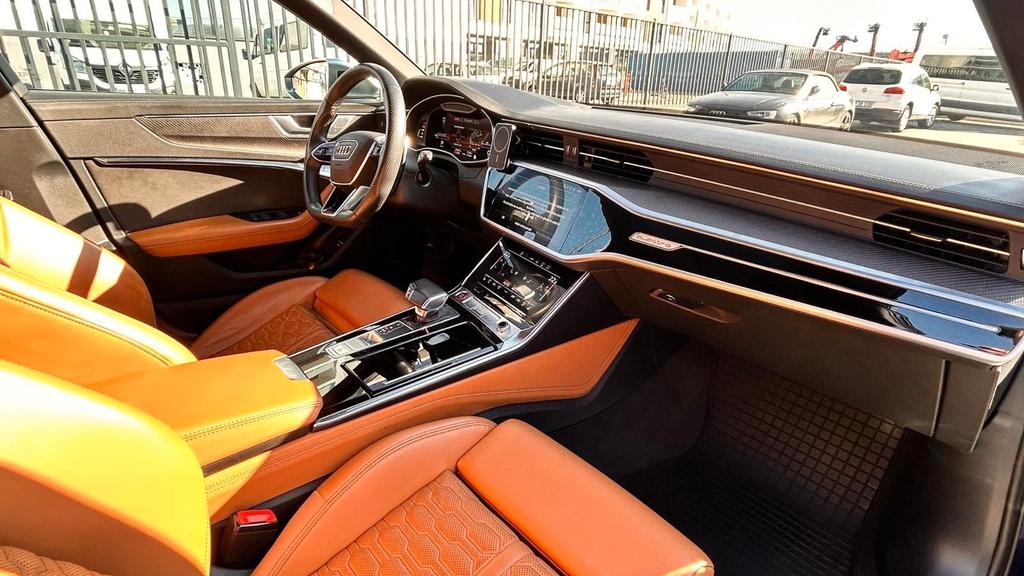 Audi RS6 2022 г. Синий, пробег 55000 км