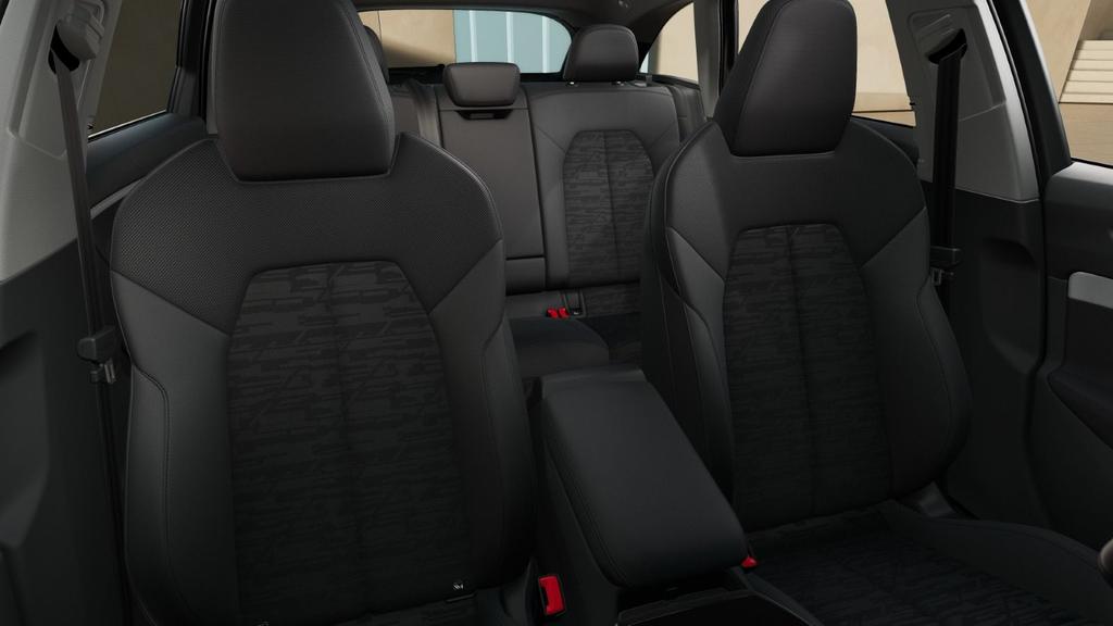 Audi A6 2026 г. Чёрный, пробег 28700 км