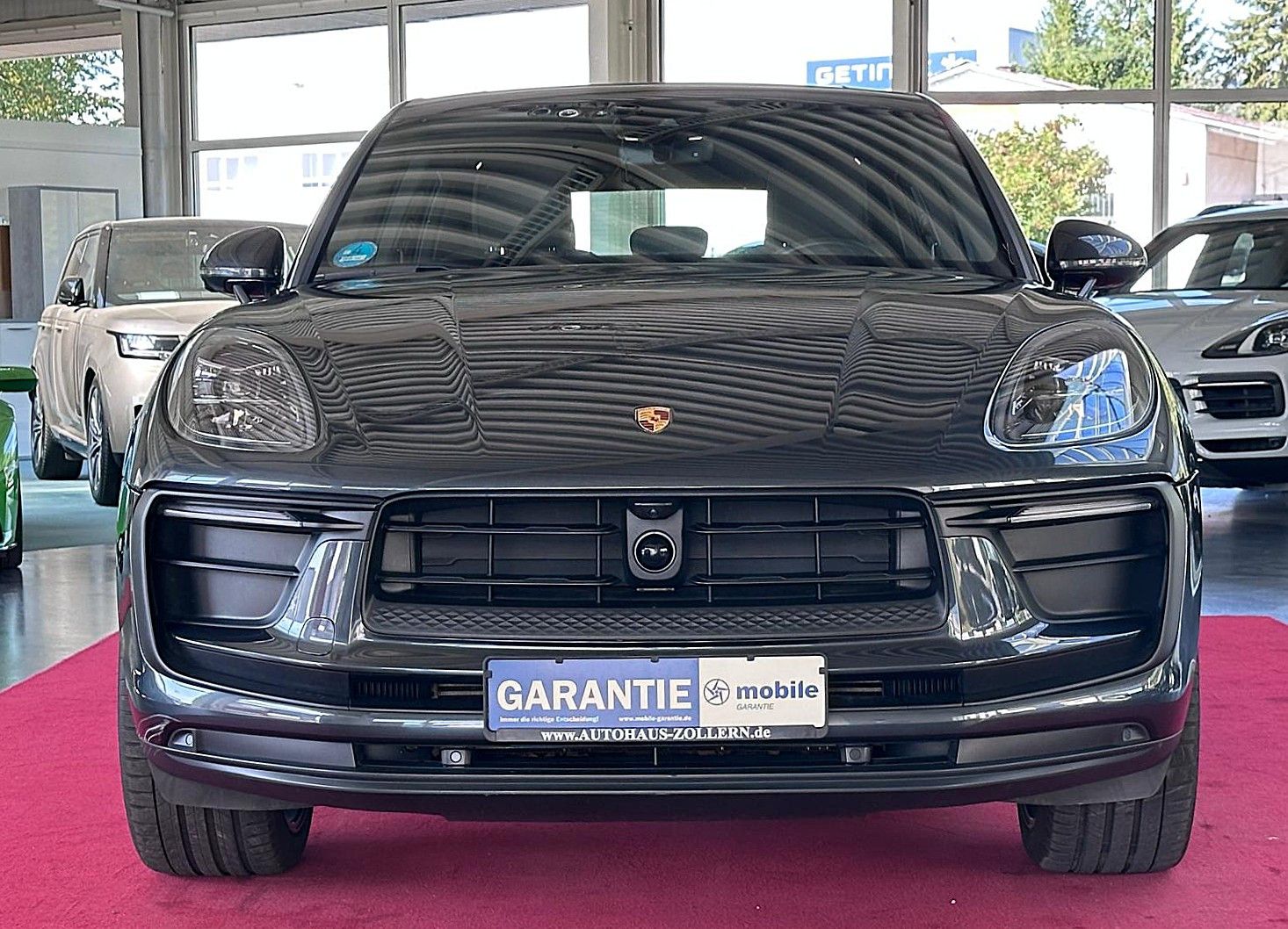 Porsche Macan 2023 г. Серый, пробег 23526 км