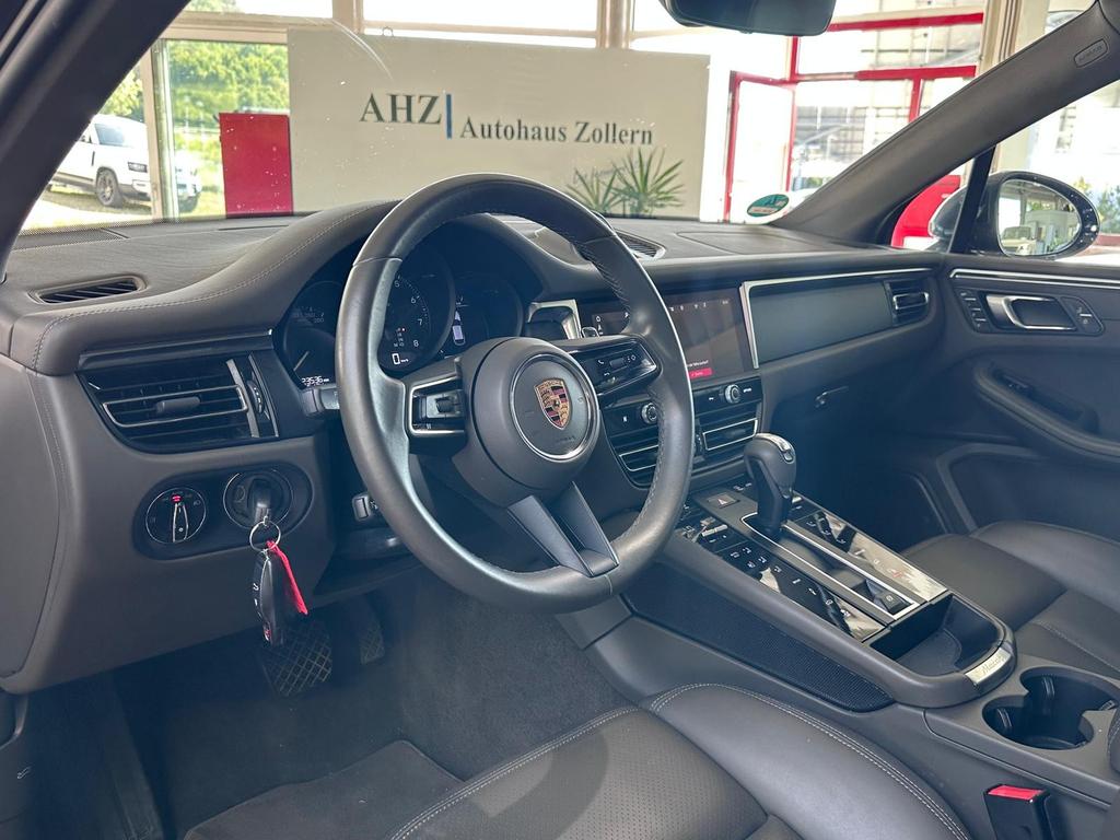 Porsche Macan 2023 г. Серый, пробег 23526 км