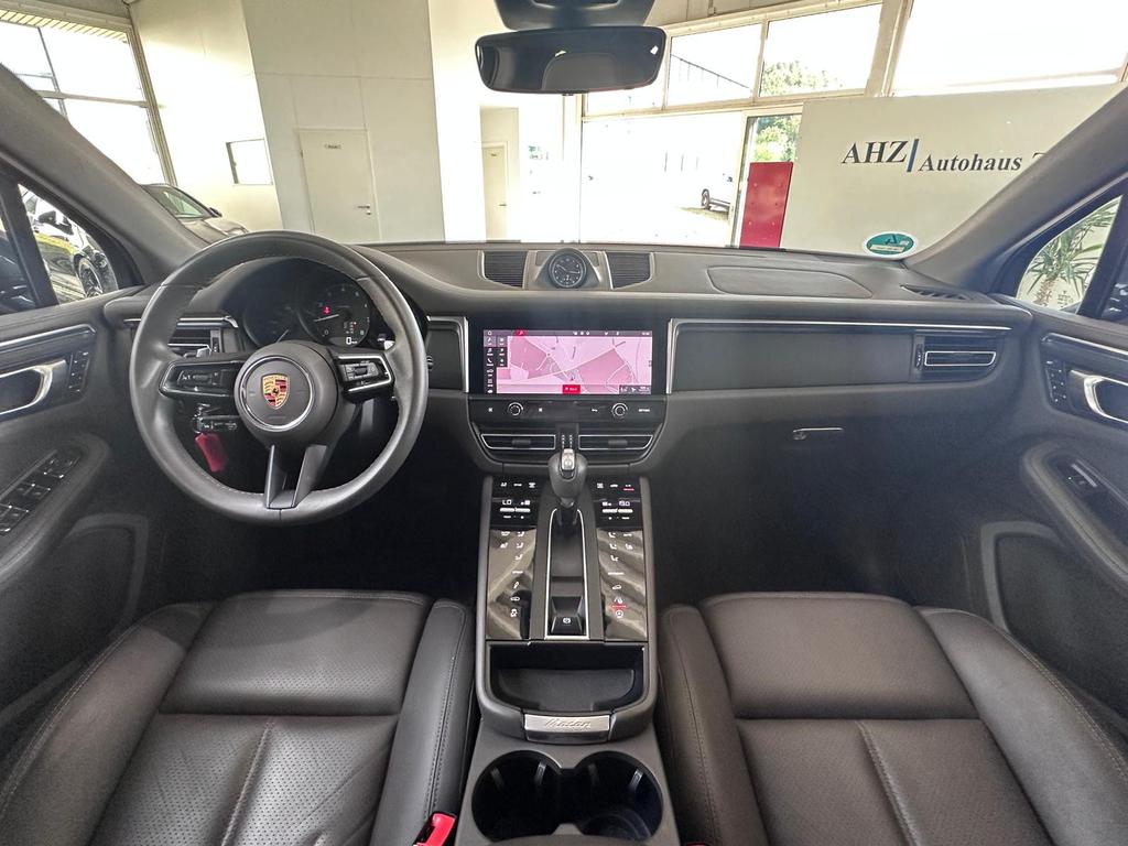 Porsche Macan 2023 г. Серый, пробег 23526 км