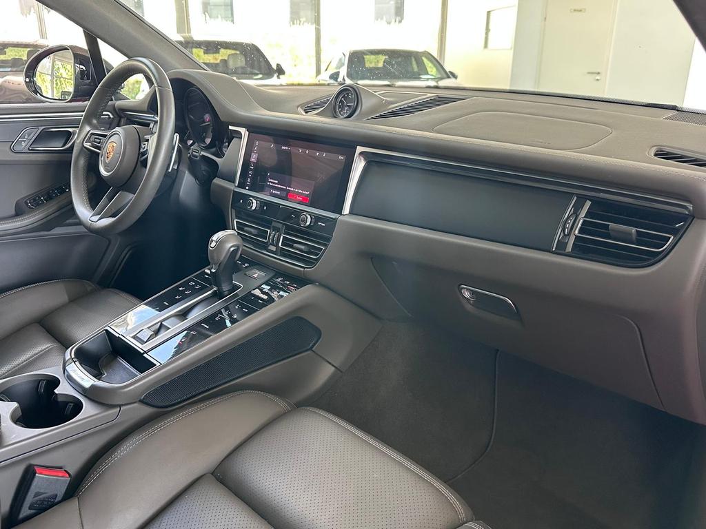 Porsche Macan 2023 г. Серый, пробег 23526 км