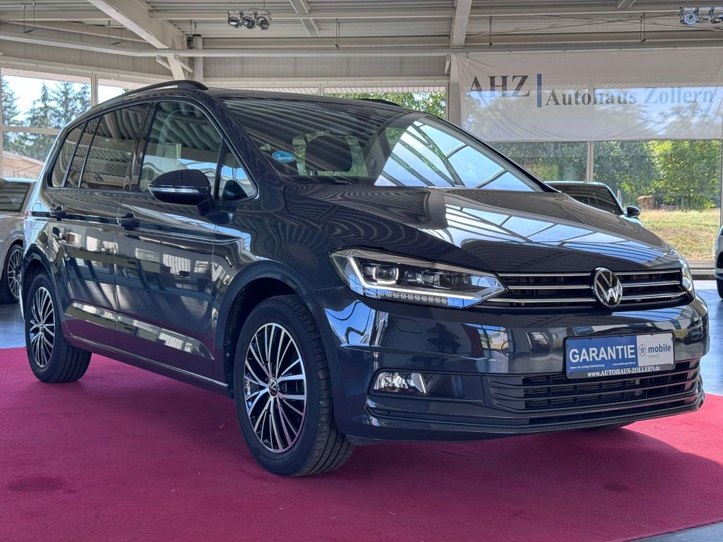 Volkswagen Touran 2024 г. Серый, пробег 37200 км