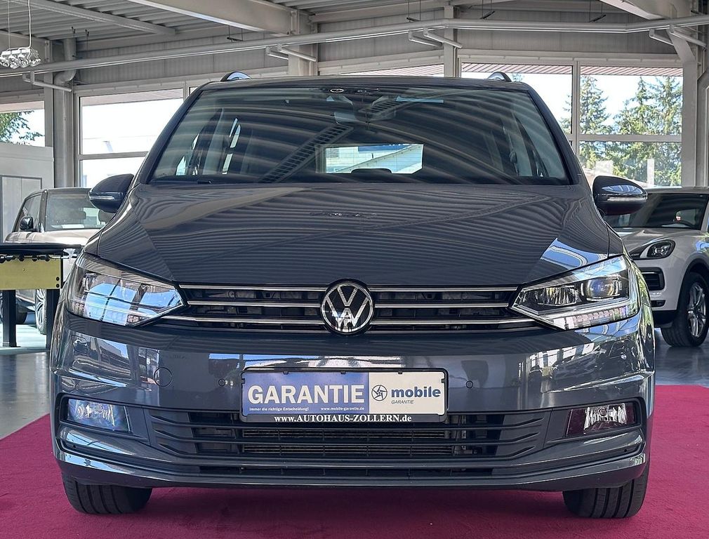 Volkswagen Touran 2024 г. Серый, пробег 59200 км