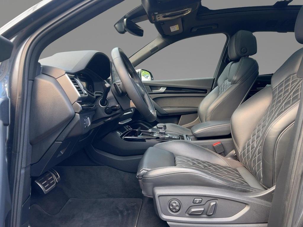 Audi Q5 2023 г. Серый, пробег 37360 км