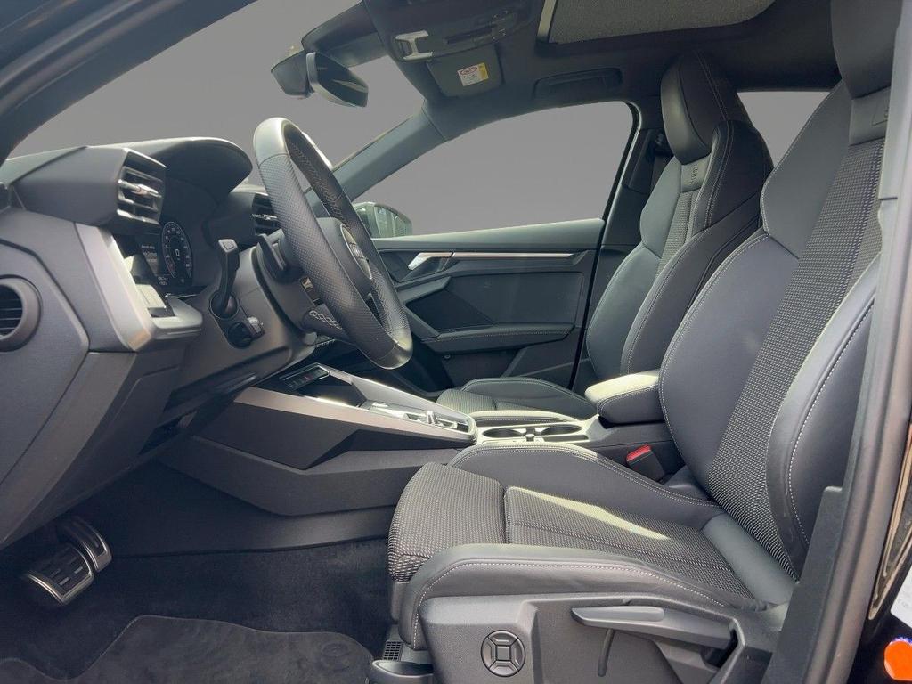 Audi A3 2023 г. Чёрный, пробег 34395 км