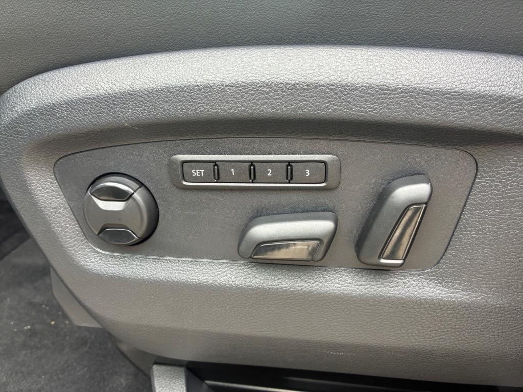 Volkswagen T6 MULTIVAN 2024 г. Серый, пробег 47502 км
