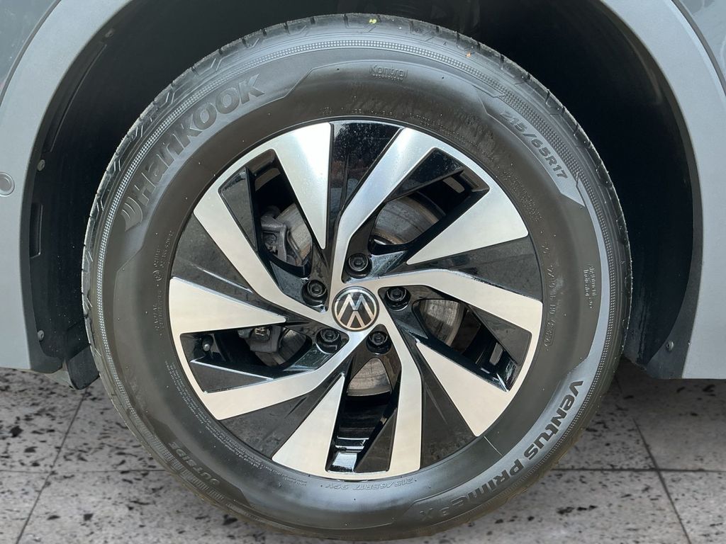 Volkswagen Tiguan 2024 г. Серый, пробег 46836 км
