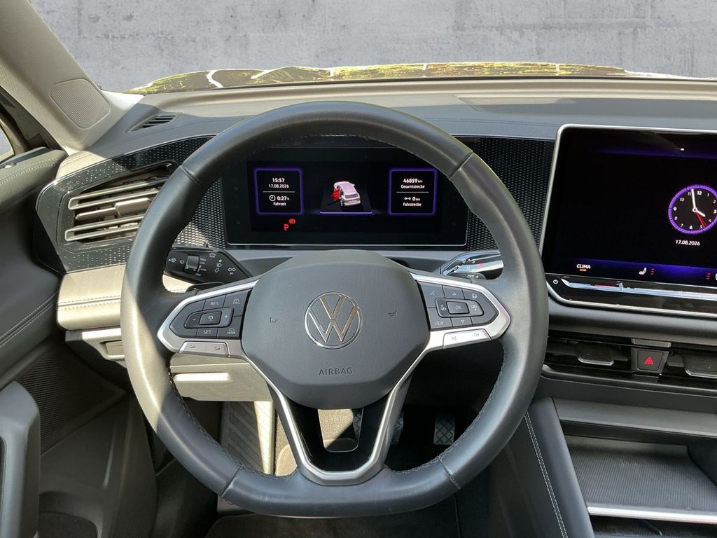 Volkswagen Tiguan 2024 г. Серый, пробег 46836 км