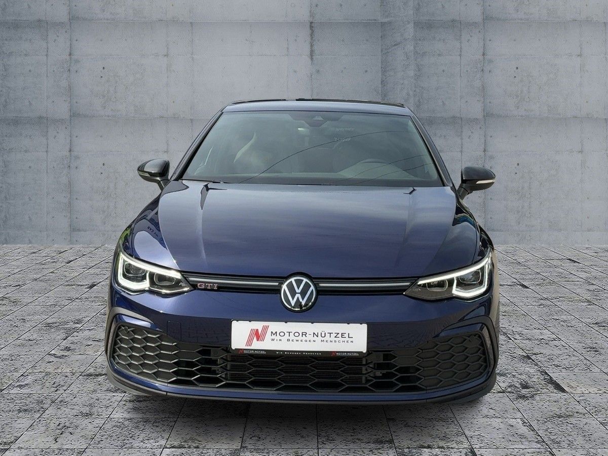 Volkswagen Golf 2024 г. Синий, пробег 33680 км