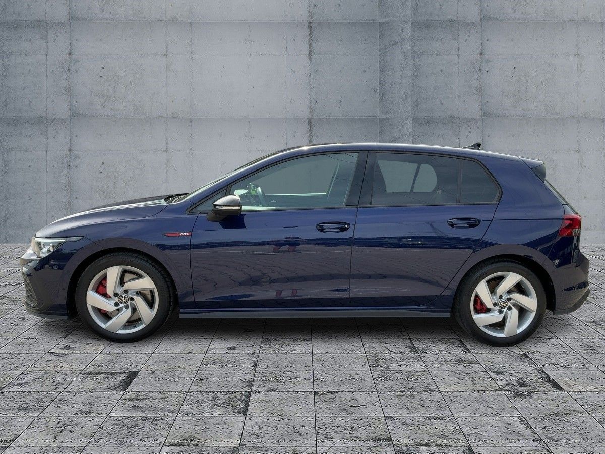 Volkswagen Golf 2024 г. Синий, пробег 33680 км