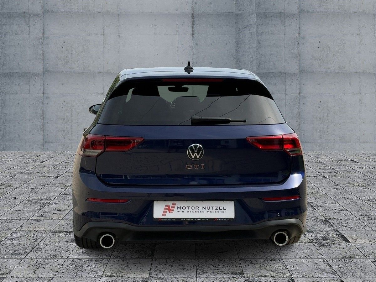 Volkswagen Golf 2024 г. Синий, пробег 33680 км