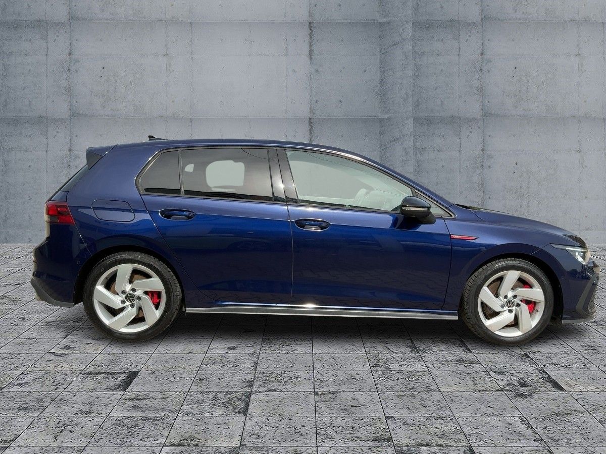 Volkswagen Golf 2024 г. Синий, пробег 33680 км