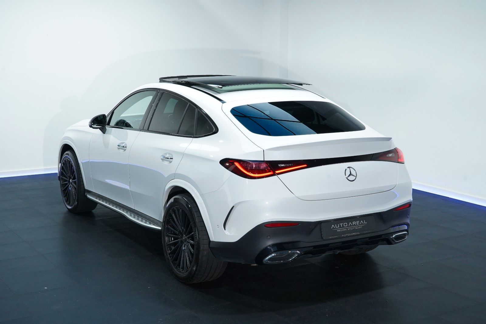 Mercedes-Benz GLC 450 2024 г. Белый, пробег 47068 км