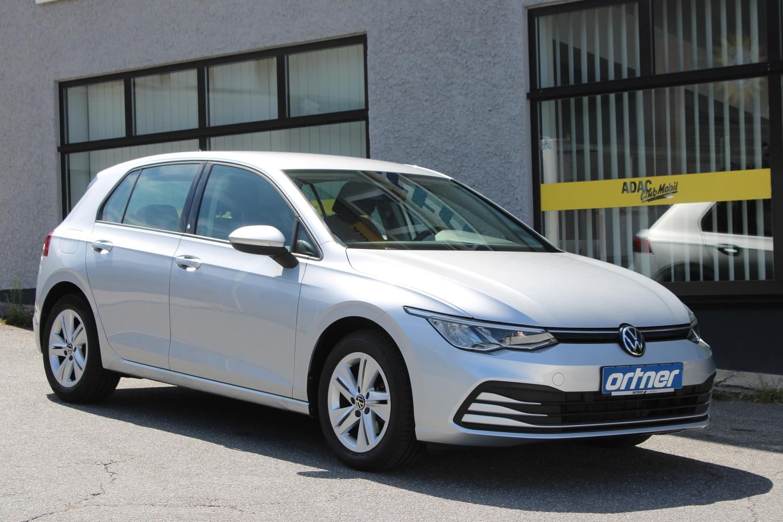 Volkswagen Golf 2022 г. Серебристый, пробег 40800 км