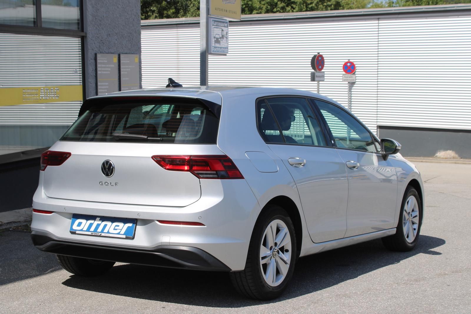 Volkswagen Golf 2022 г. Серебристый, пробег 40800 км