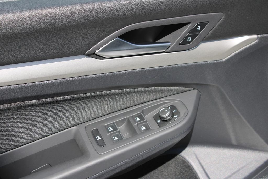 Volkswagen Golf 2022 г. Серебристый, пробег 40800 км