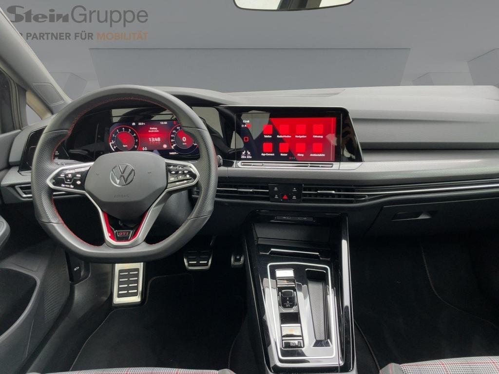 Volkswagen Golf 2023 г. Серый, пробег 14050 км