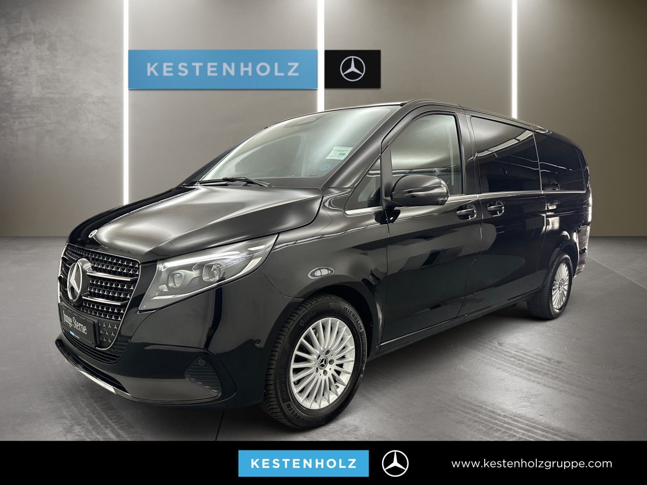 Mercedes-Benz V 300 2025 г. Чёрный, пробег 21401 км