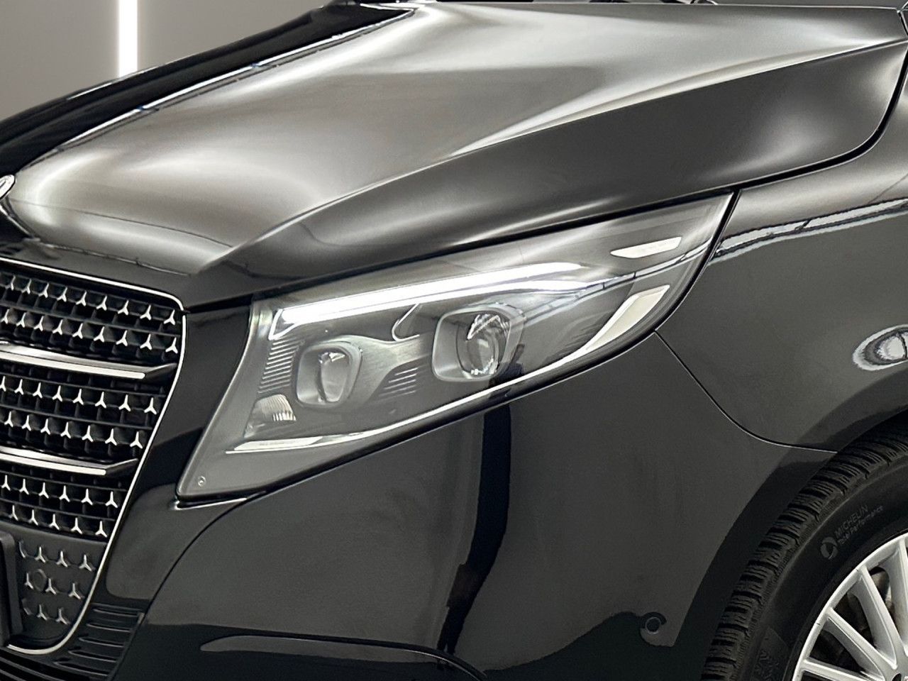 Mercedes-Benz V 300 2025 г. Чёрный, пробег 21401 км