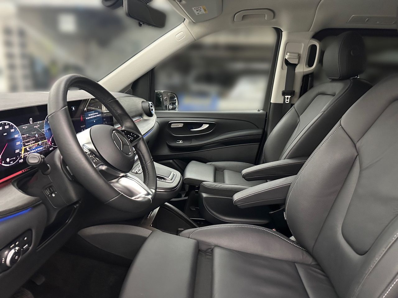 Mercedes-Benz V 300 2025 г. Чёрный, пробег 21401 км