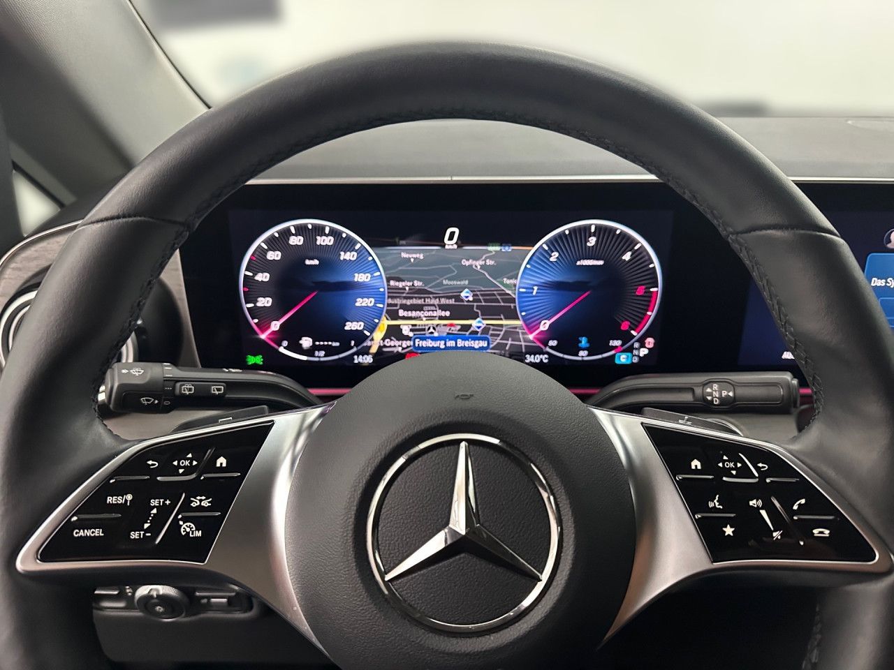 Mercedes-Benz V 300 2025 г. Чёрный, пробег 21401 км