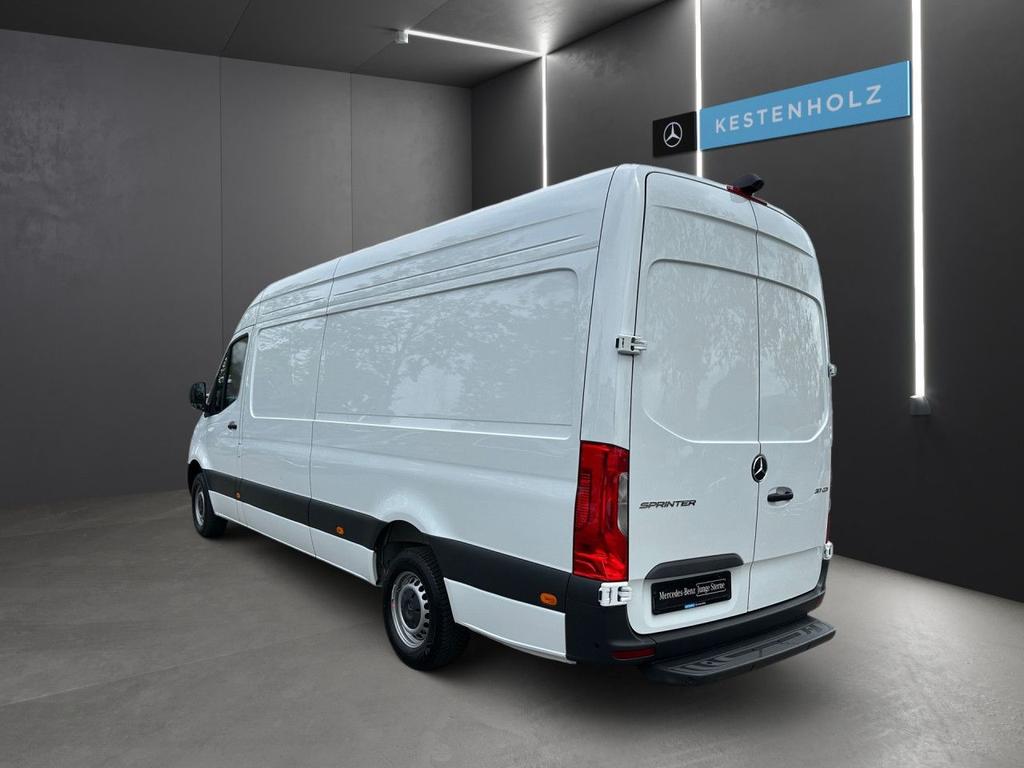 Mercedes-Benz SPRINTER 2025 г. Белый, пробег 42262 км