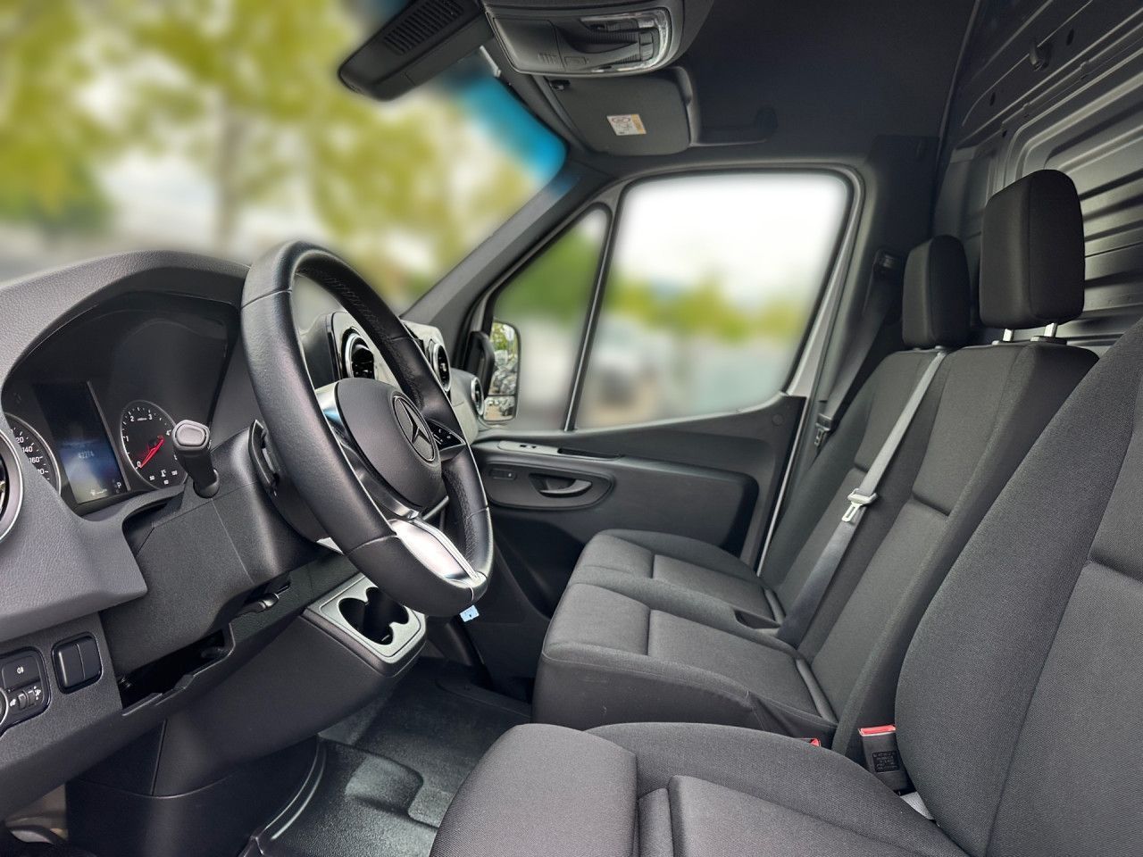 Mercedes-Benz SPRINTER 2025 г. Белый, пробег 42262 км