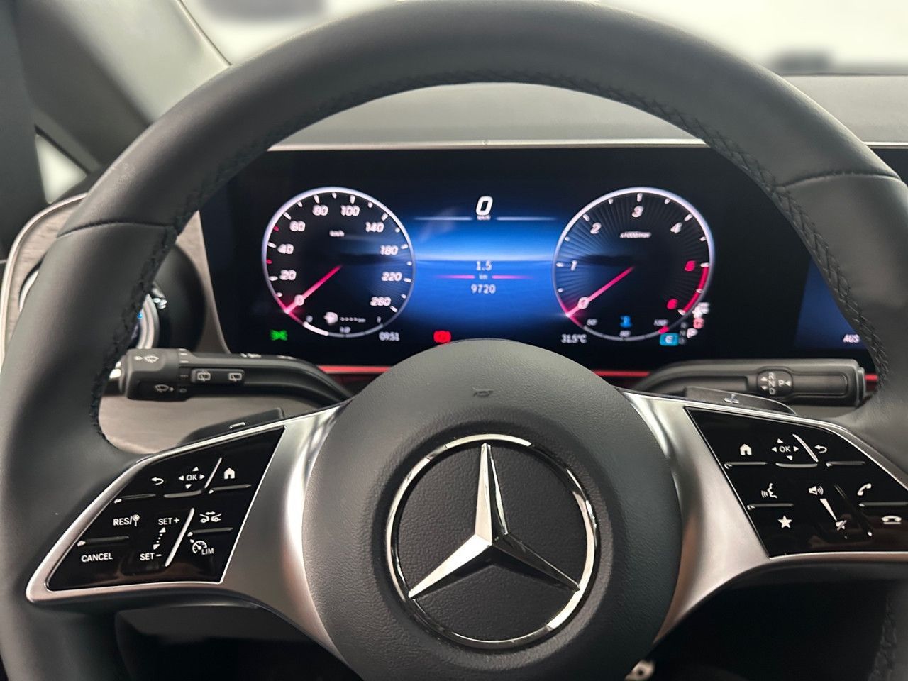 Mercedes-Benz V 250 2025 г. Синий, пробег 9707 км