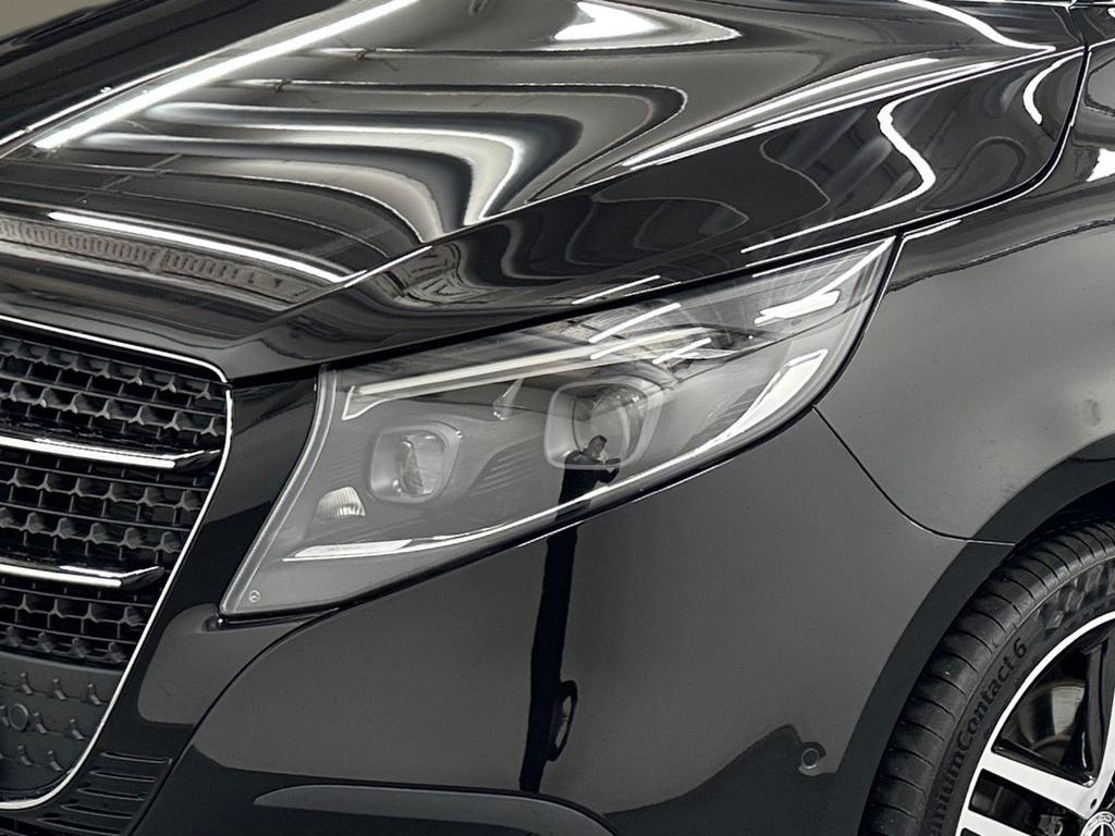 Mercedes-Benz V 300 2024 г. Чёрный, пробег 31700 км