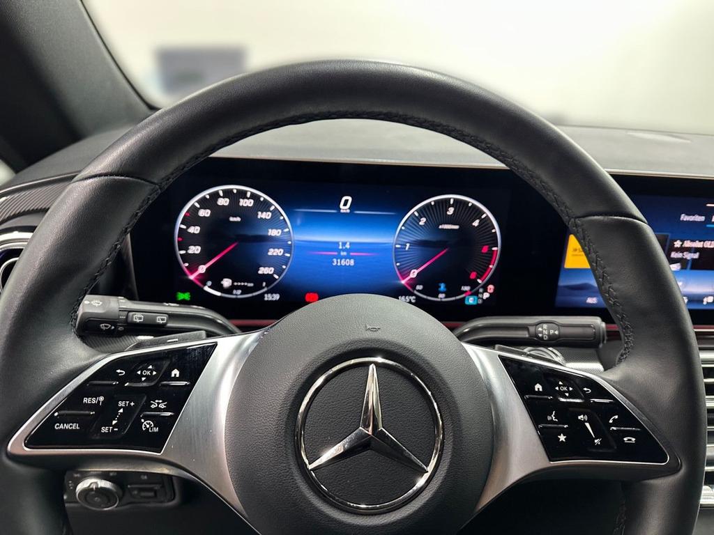 Mercedes-Benz V 300 2024 г. Чёрный, пробег 31700 км