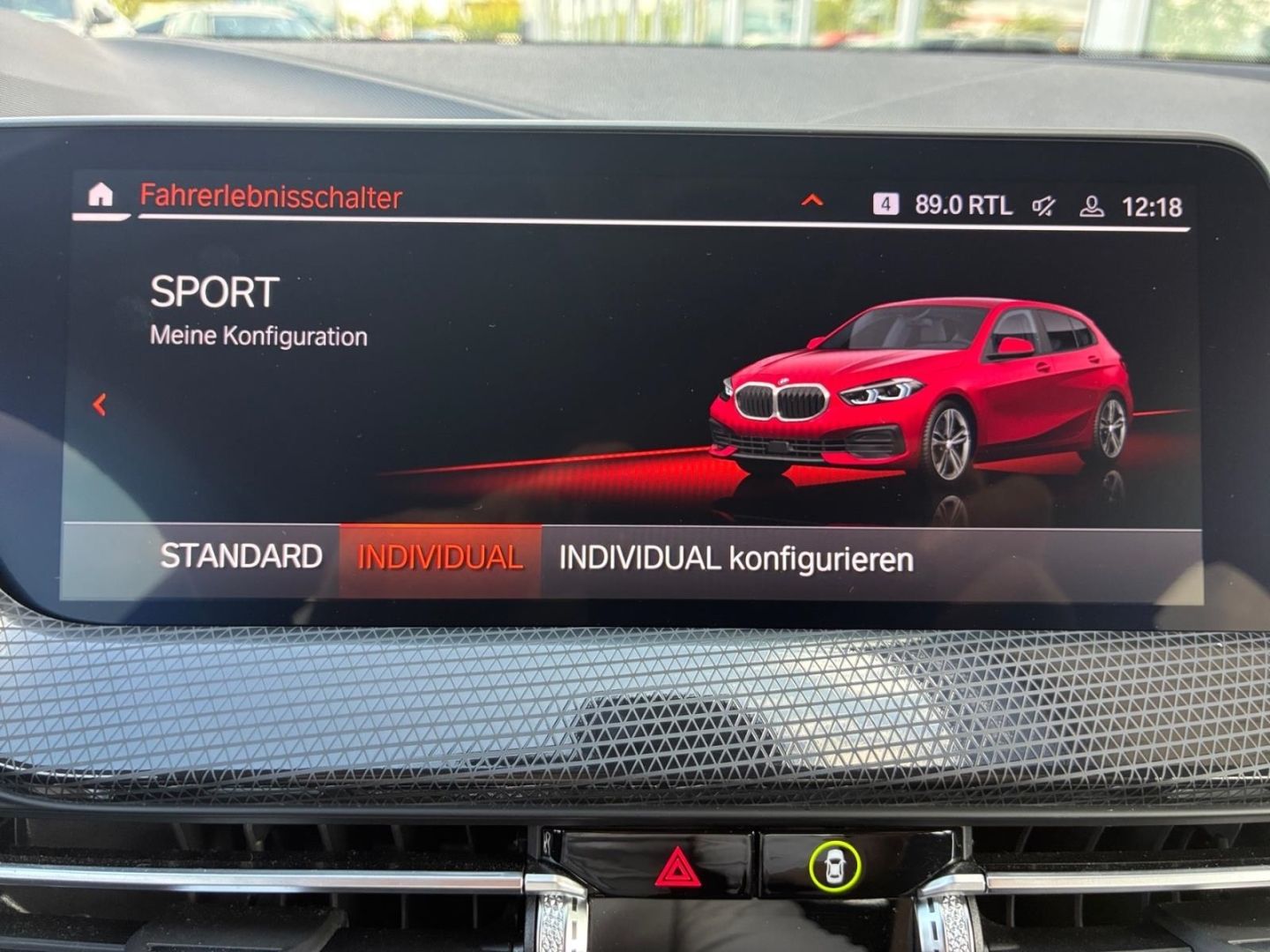 BMW 118 2023 г. Красный, пробег 47390 км