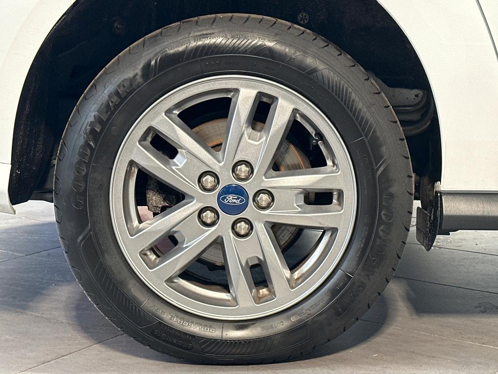 Ford GRAND TOURNEO 2022 г. Белый, пробег 59750 км