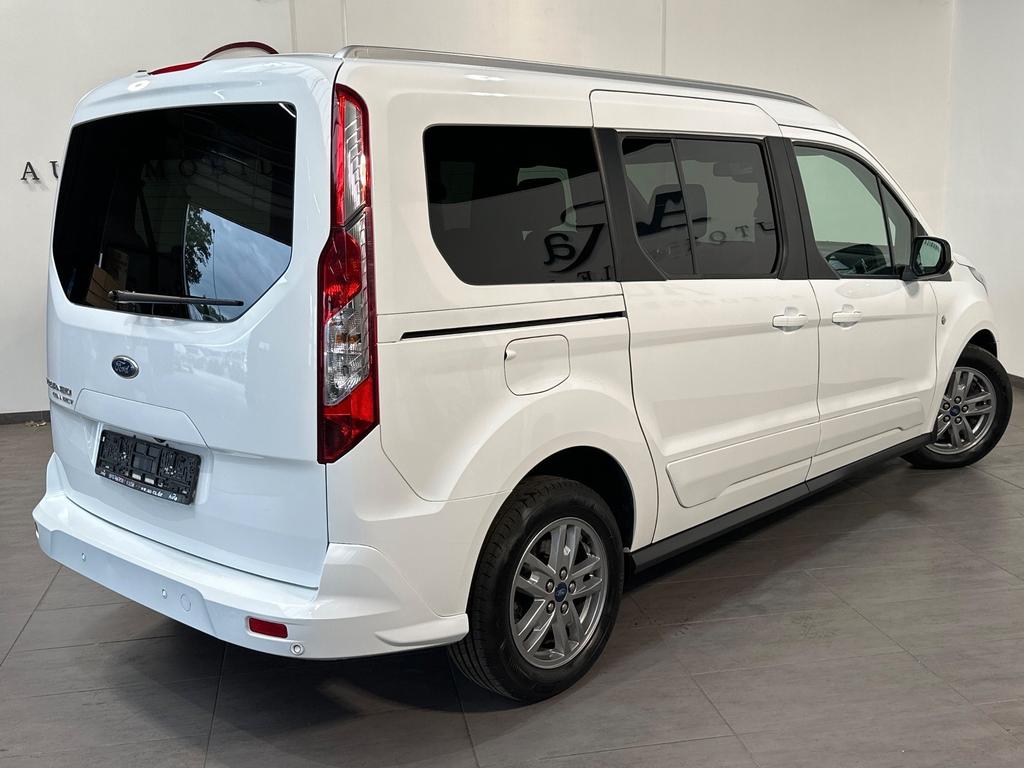 Ford GRAND TOURNEO 2022 г. Белый, пробег 59750 км
