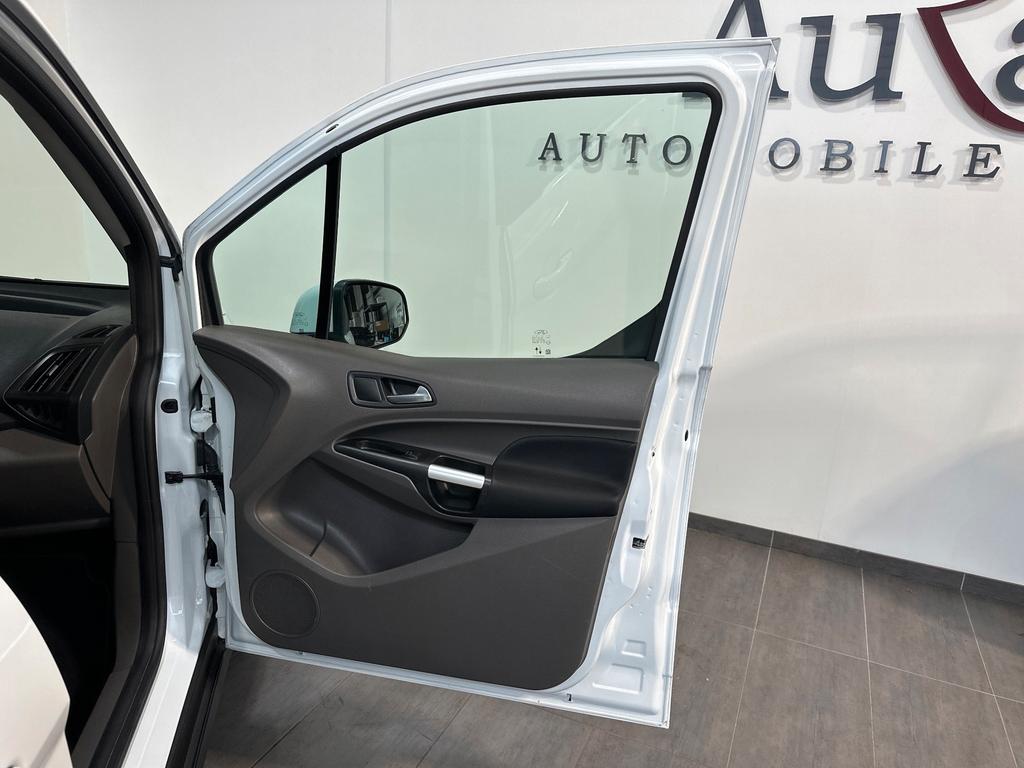 Ford GRAND TOURNEO 2022 г. Белый, пробег 59750 км