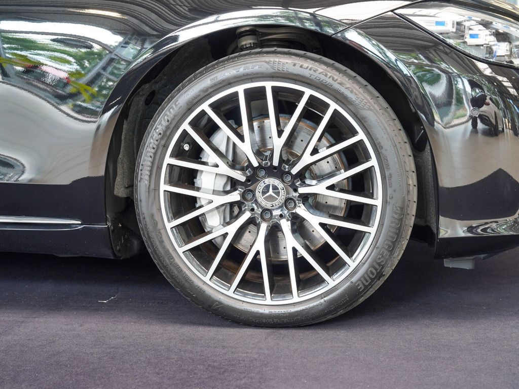 Mercedes-Benz S 350 2023 г. Чёрный, пробег 31390 км